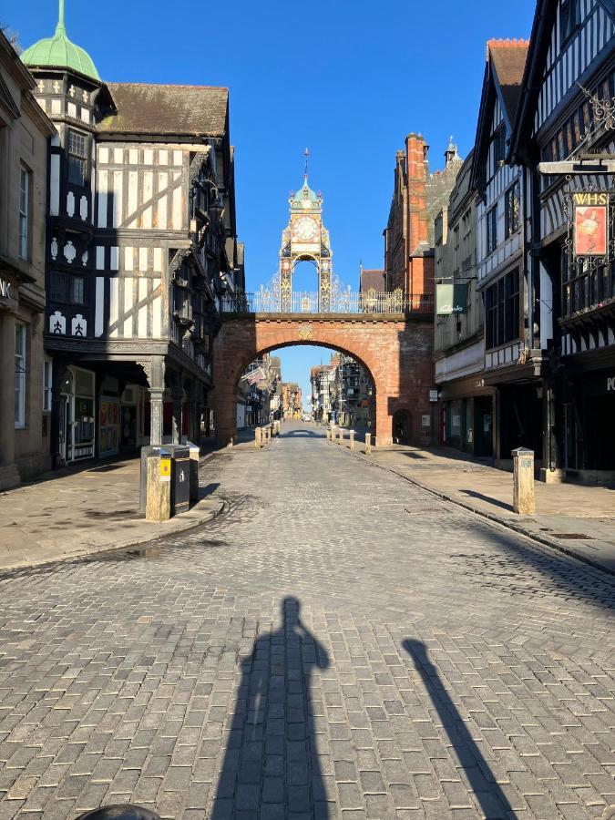Central Chester Bedrooms Buitenkant foto