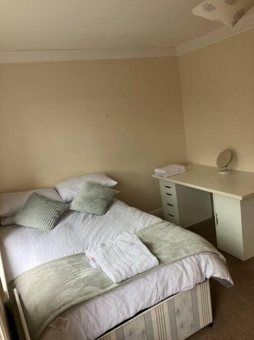 Central Chester Bedrooms Buitenkant foto